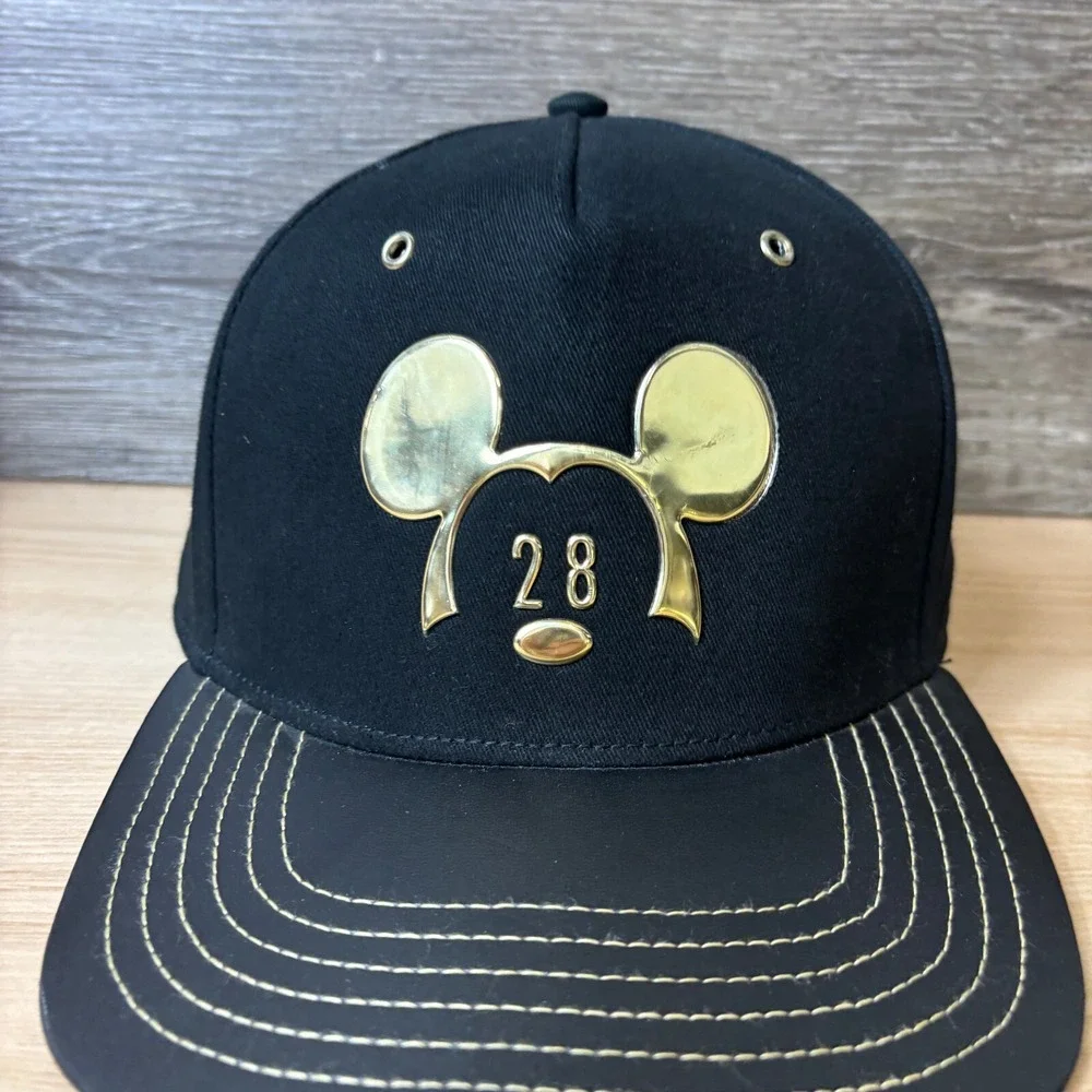 Disney Hat Cap‎ Strap Back Black Mickey Mouse 28 Walt Disney World Parks